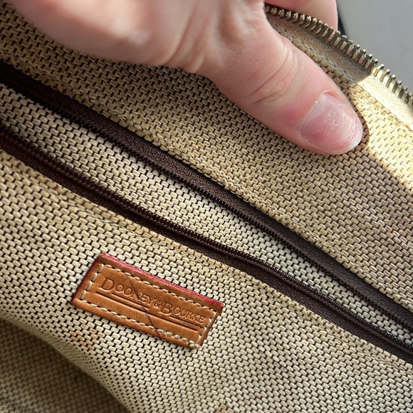 Vintage Dooney & Bourke White Domed Shoulder Satchel - Picture 6 of 6